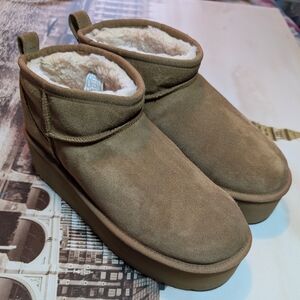 UGG Australian Classic Ultra Mini Plataform Boots Chestnut Women Size 11 No Box